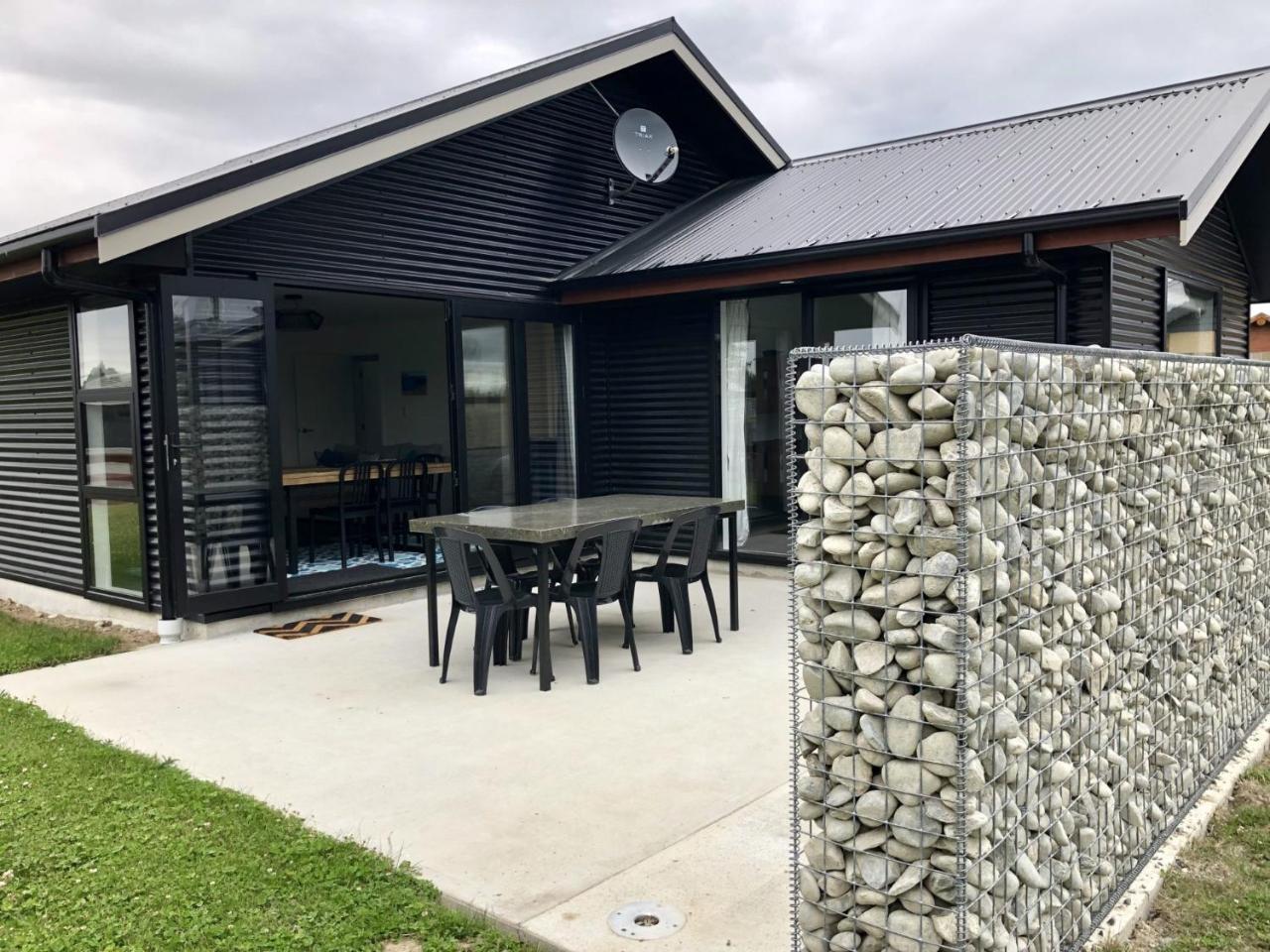 Townhouse Feel In Irishman Villa Twizel Exterior foto